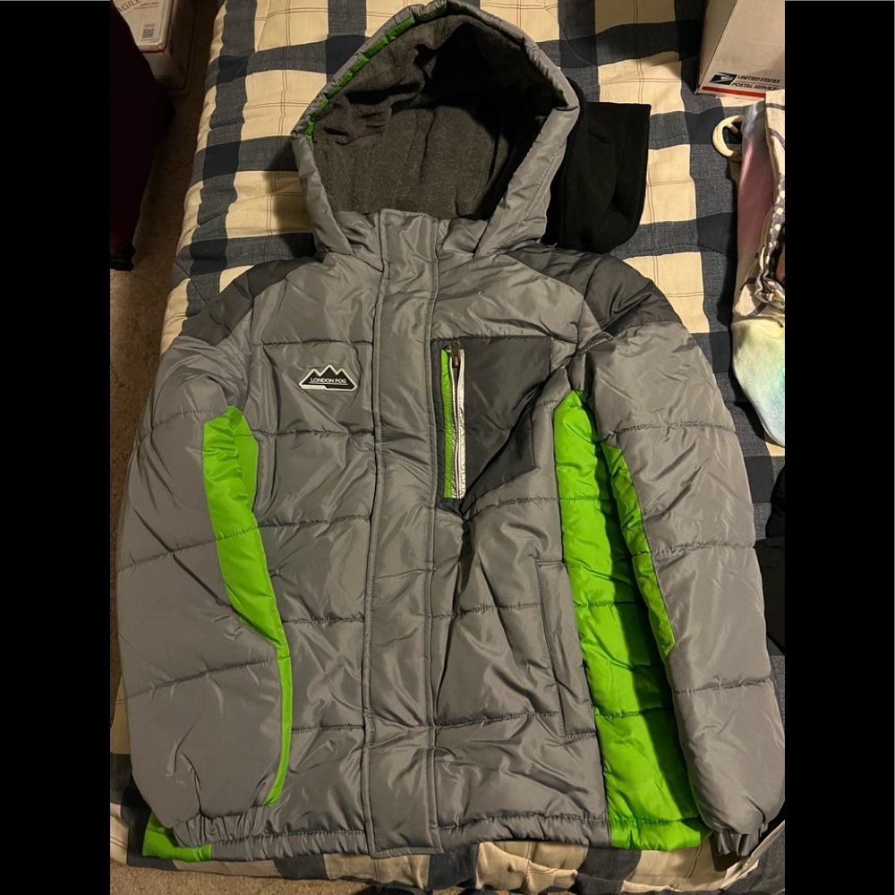 London Fog Boys Puffer Jacket Gray Green Zips and Snaps NWT